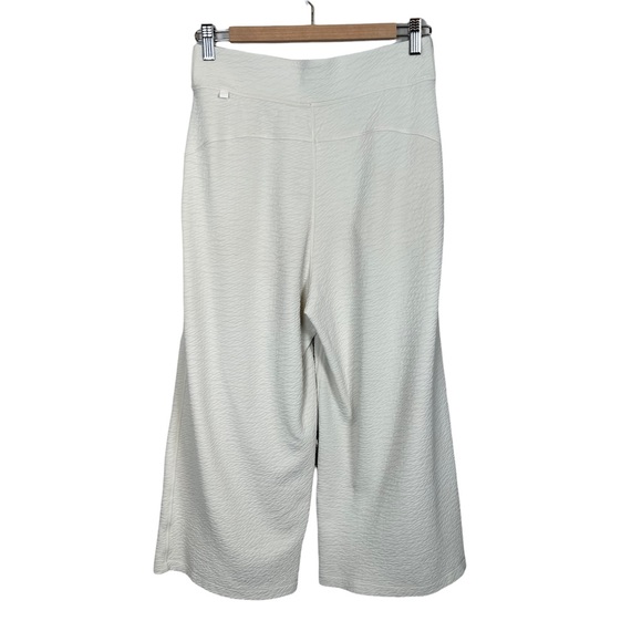 Lululemon Can You Feel The Pleat Textured Wide Leg Cropped Pant in Light Ivory 8 - Picture 6 of 13